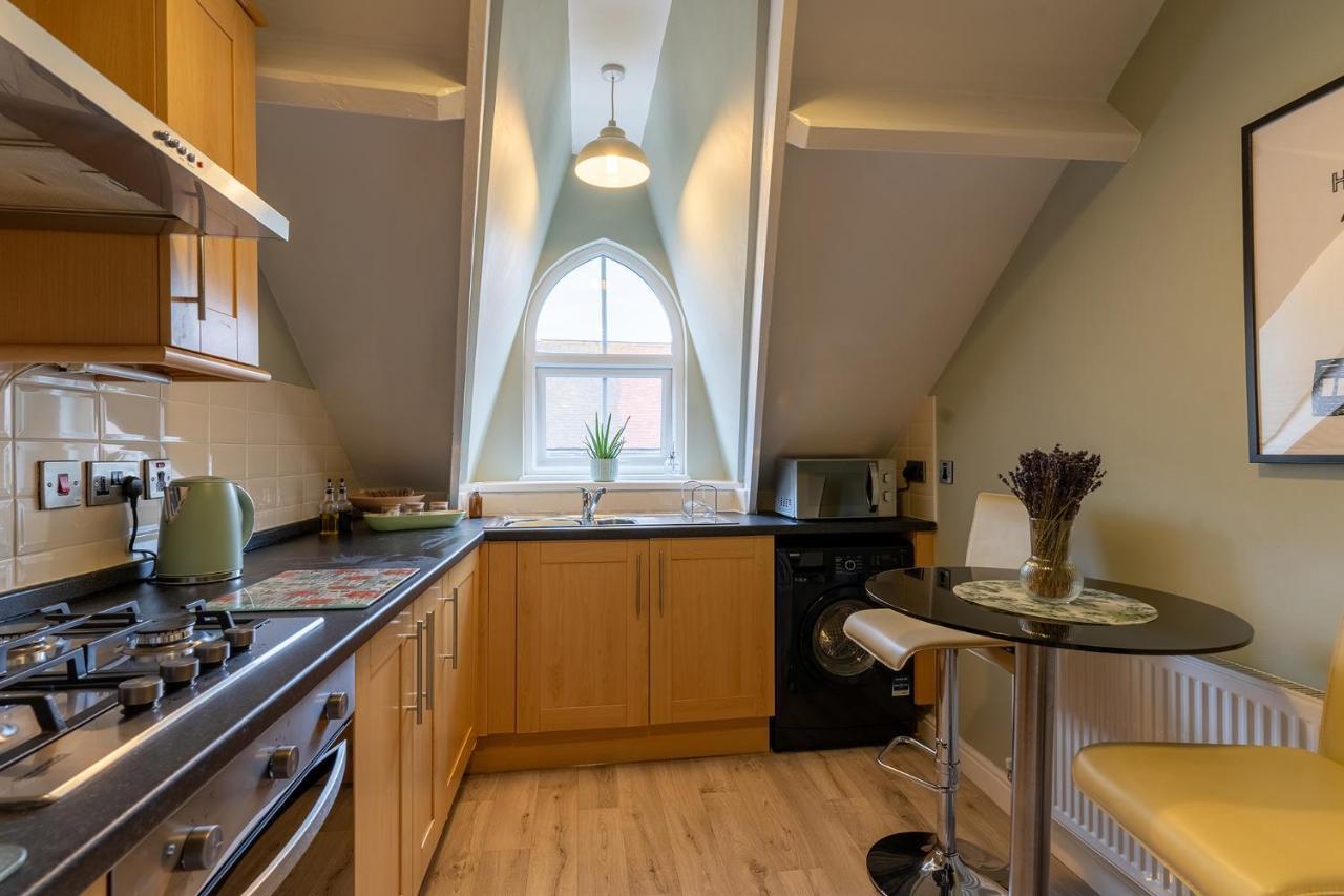 Stowaways Loft Apartment Whitby Exterior foto