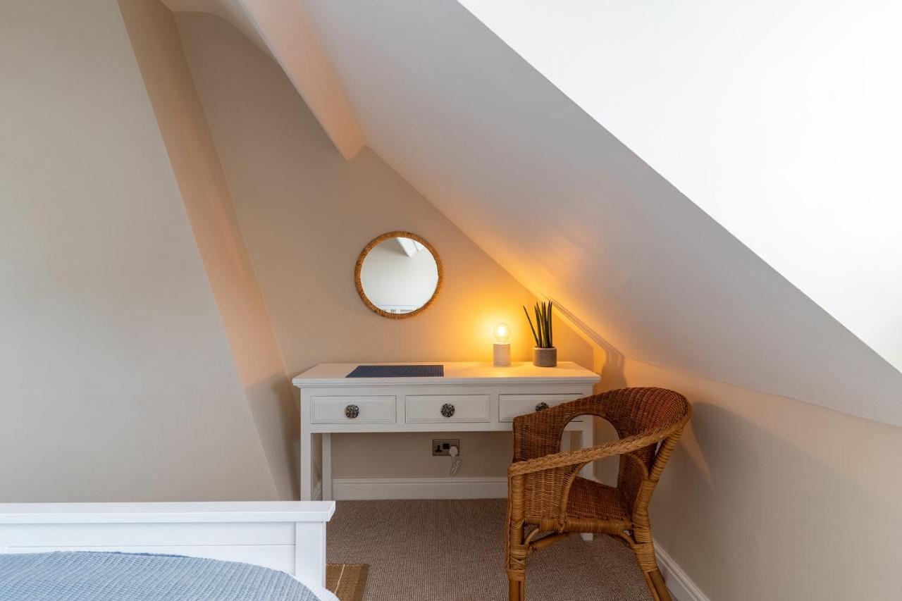 Stowaways Loft Apartment Whitby Exterior foto